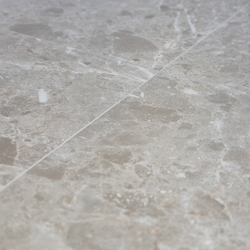 Caprice Beige med Ancient White fuge fra Mapei