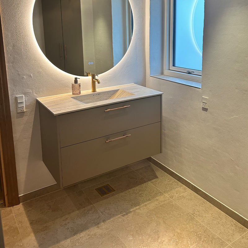 Beige travertin look fliser til badeværelse