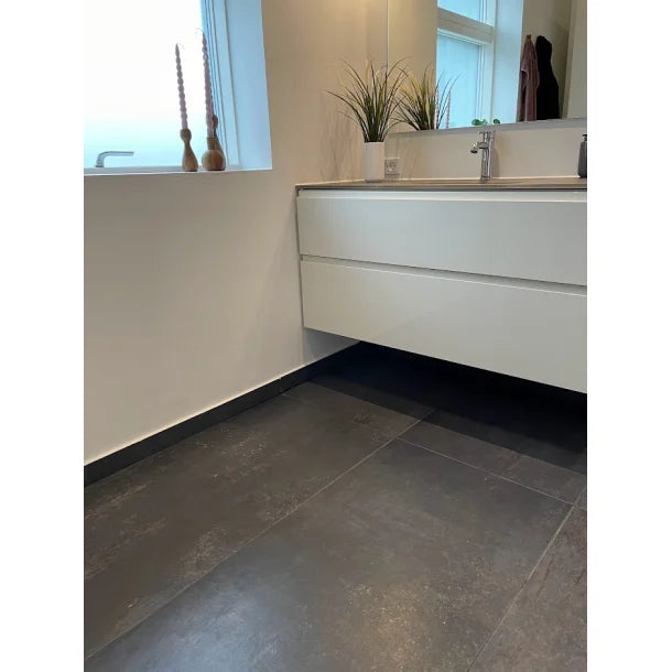 Flatiron black sales