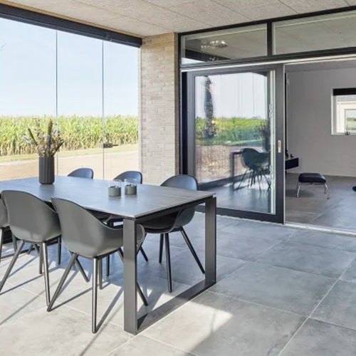 Grå keramiske terrassefliser